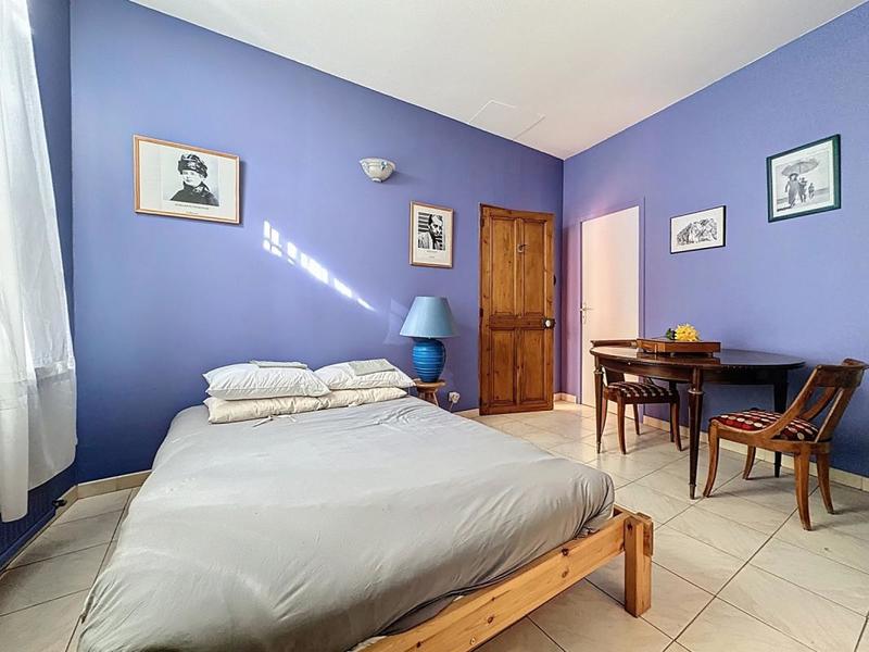 Maison - 235 m² - 7 pièces