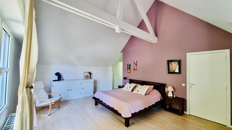 Maison - 210 m² - 7 pièces