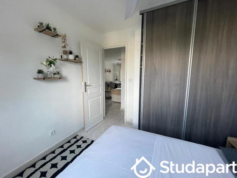 Chambre - 11 m² - 1 pièce