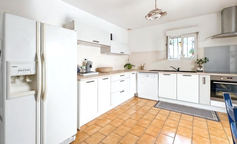 Maison - 236 m² - 10 pièces