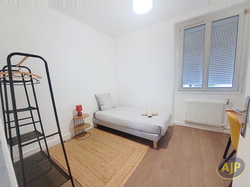 Appartement - 98 m² - 5 pièces