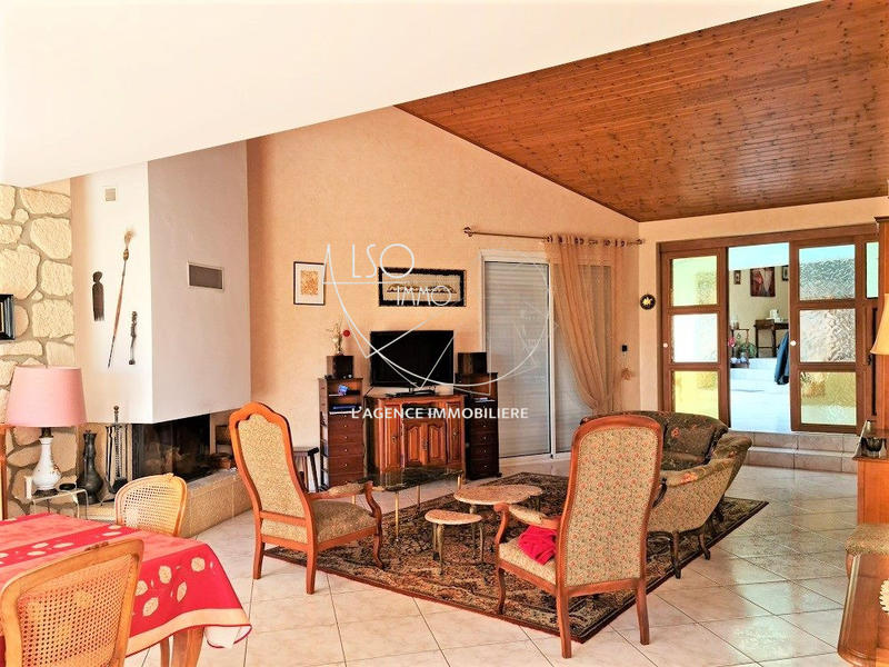 Villa - 207 m² - 6 pièces