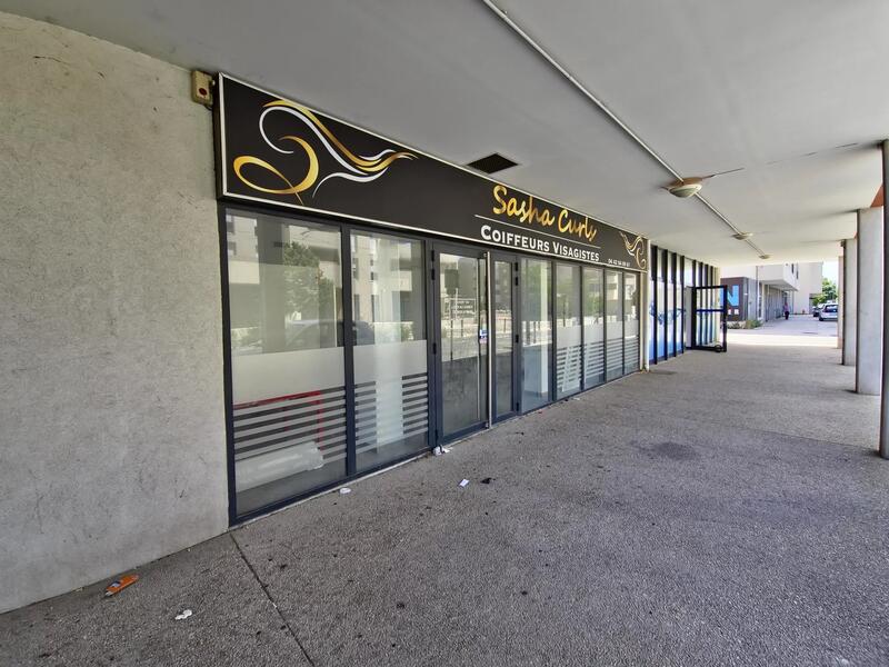 Local commercial - 75 m² - 1 pièce