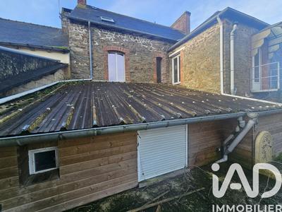 Maison - 99 m² - 12 pièces