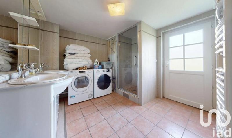 Maison - 235 m² - 7 pièces