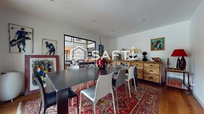 Maison - 330 m² - 7 pièces