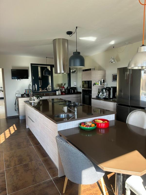 Maison - 380 m² - 11 pièces