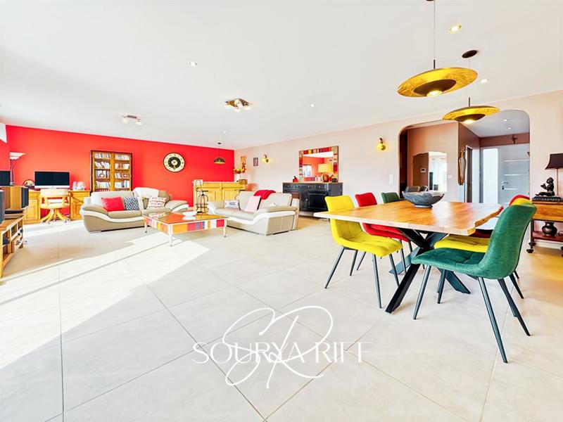 Maison - 195 m² - 5 pièces