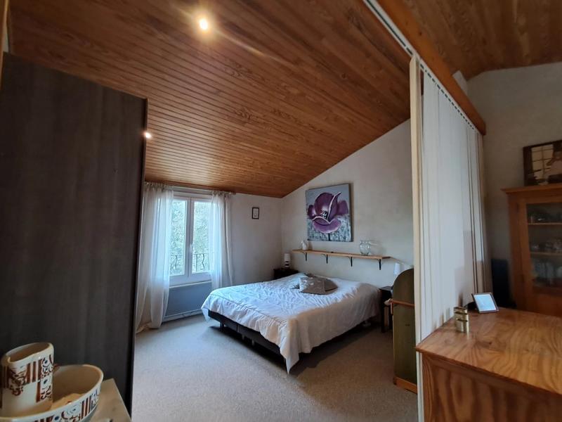 Villa - 144 m² - 8 pièces