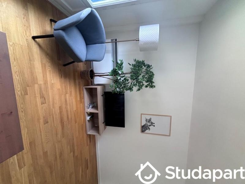 Chambre - 11 m² - 1 pièce