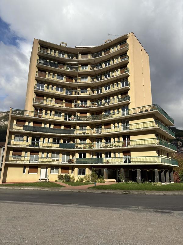 Appartement - 97 m² - 4 pièces