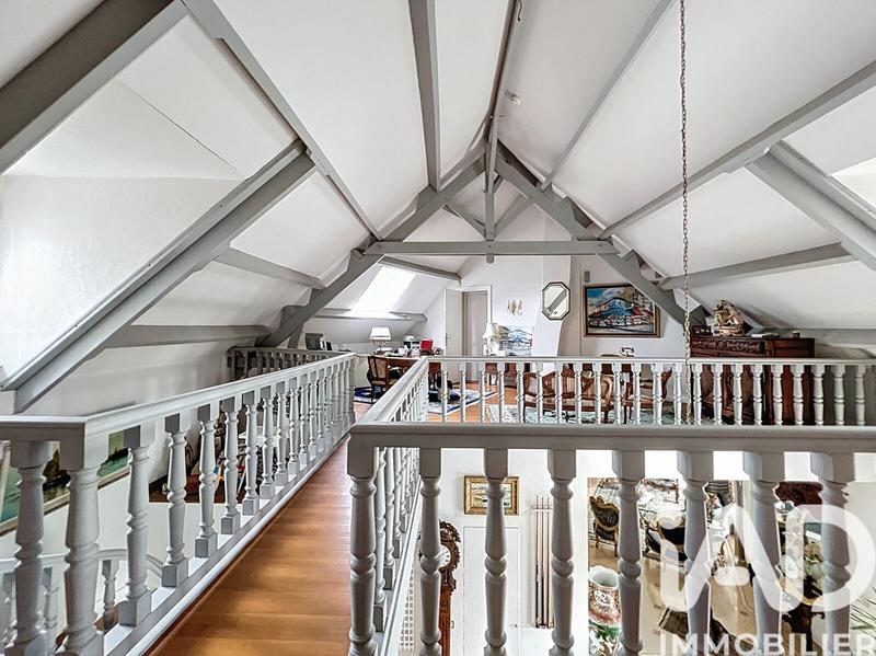 Maison - 400 m² - 10 pièces