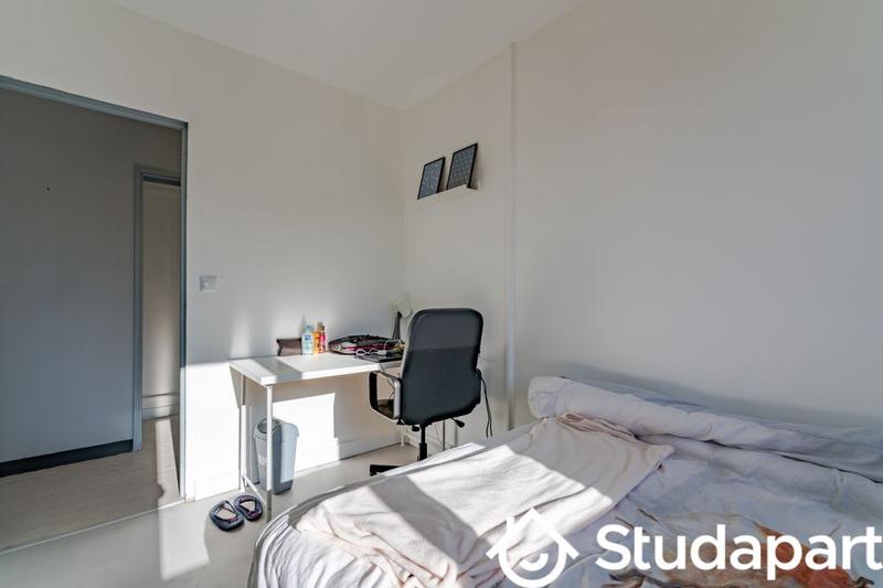 Chambre - 65 m² - 1 pièce