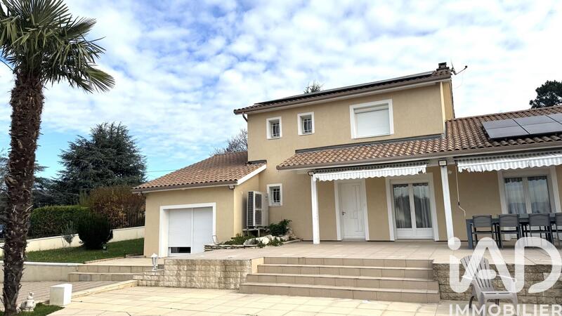 Maison - 186 m² - 6 pièces