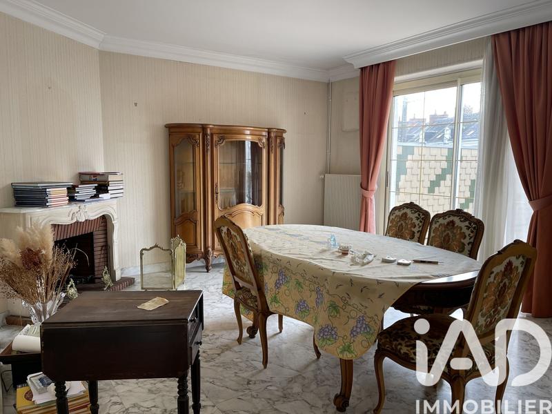 Maison - 294 m² - 13 pièces