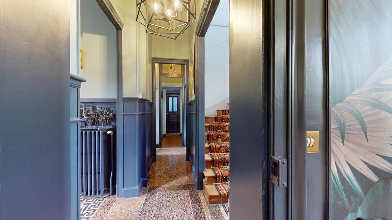 Maison - 252 m² - 9 pièces