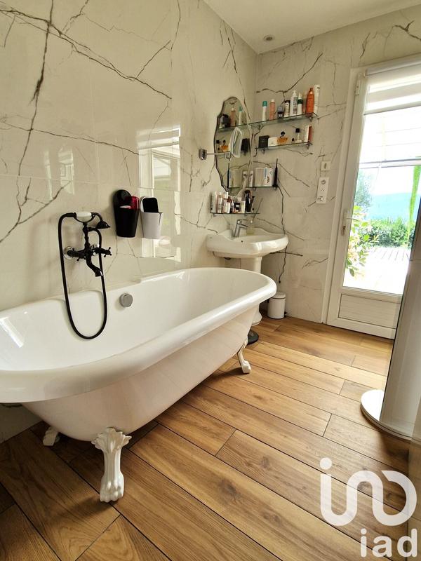 Maison - 140 m² - 6 pièces