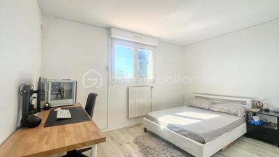 Demeure - 113 m² - 5 pièces