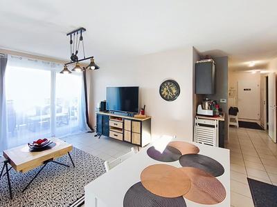 Appartement - 94 m² - 5 pièces