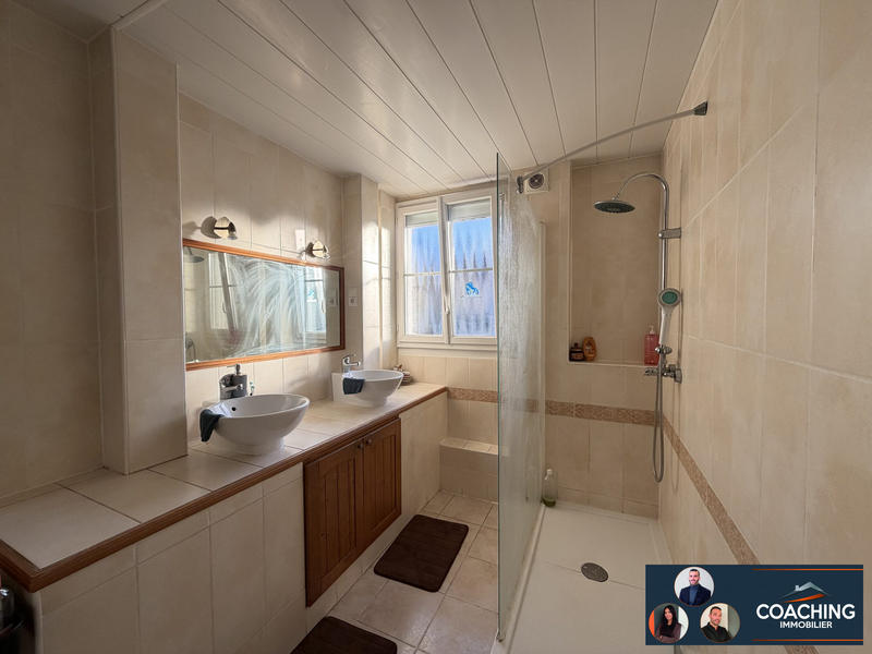 Maison - 205 m² - 7 pièces