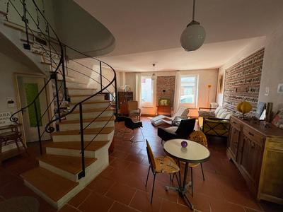 Maison - 252 m² - 7 pièces