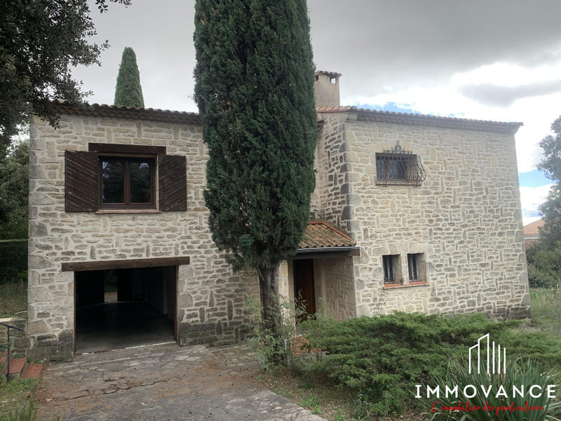 Maison - 230 m² - 7 pièces