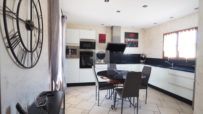 Maison - 179 m² - 7 pièces