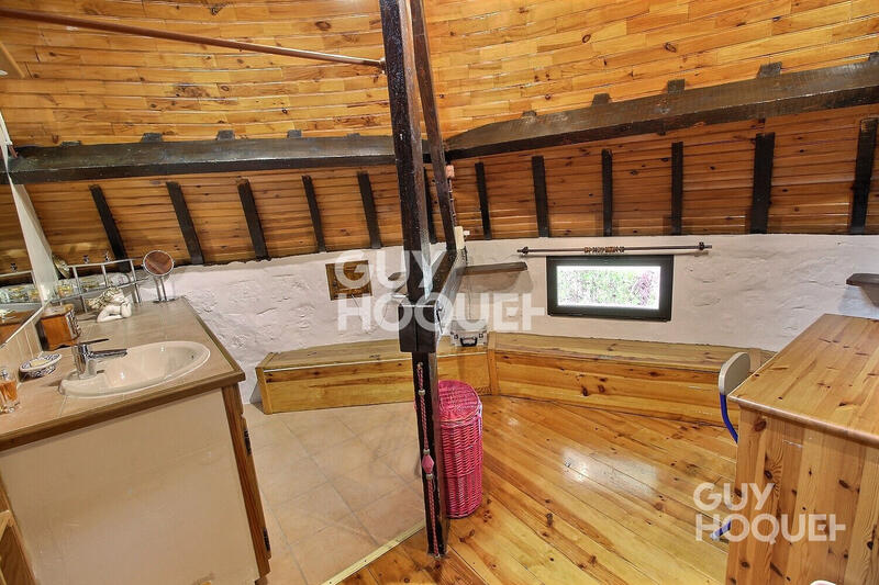 Maison - 180 m² - 7 pièces