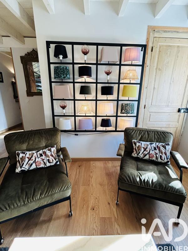 Maison - 240 m² - 8 pièces