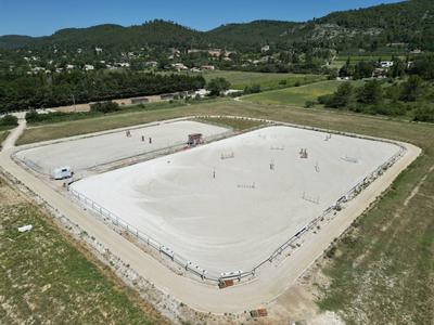 Mas - 585 m² - 8 pièces