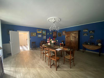 Maison - 350 m² - 11 pièces