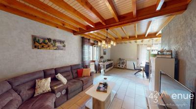 Maison - 156 m² - 9 pièces