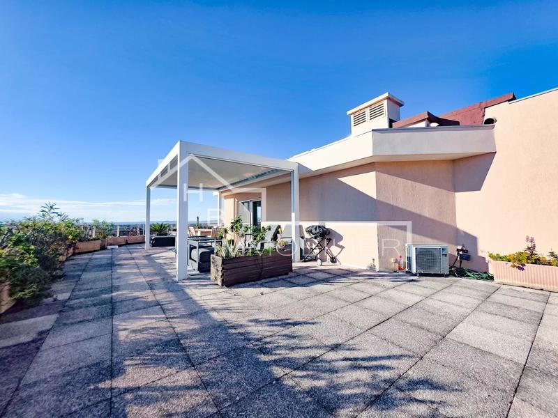 Appartement - 97 m² - 3 pièces