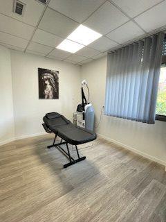 Bureau - 79 m² - 6 pièces