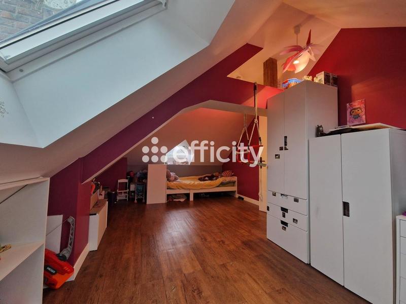 Maison - 165 m² - 8 pièces