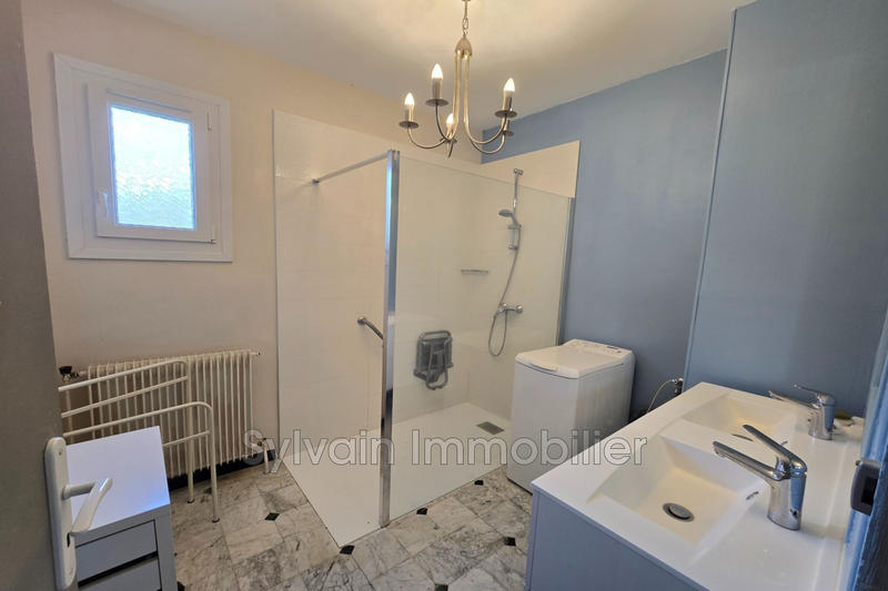 Maison - 180 m² - 8 pièces