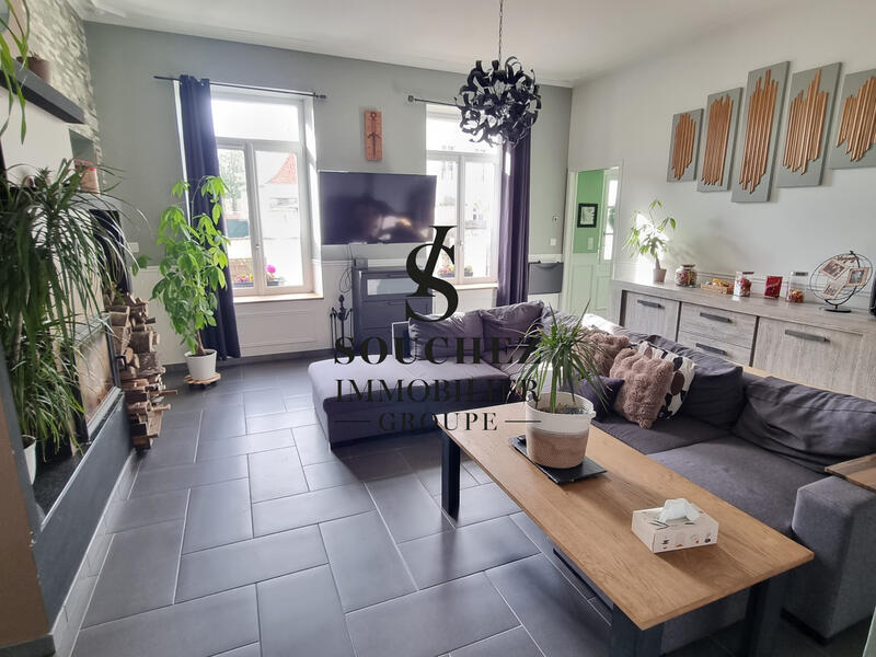 Maison - 250 m² - 8 pièces