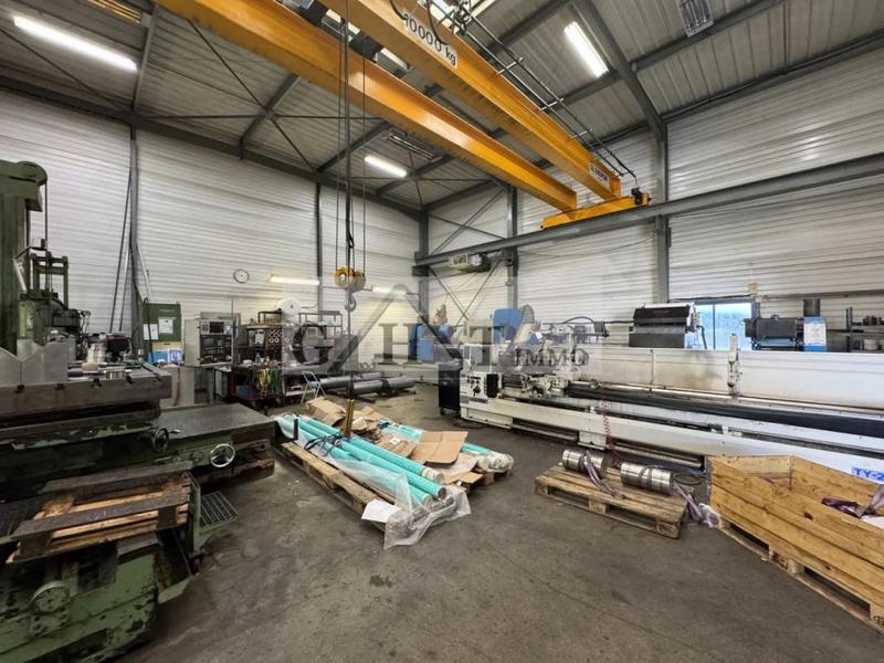 Entrepôt - 1 850 m²