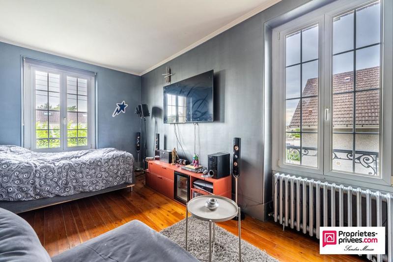 Maison - 236 m² - 7 pièces