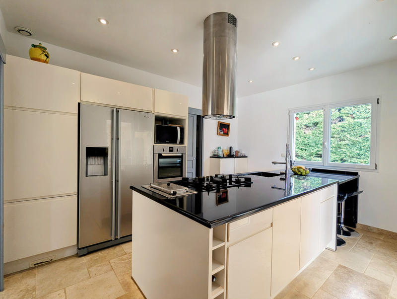 Villa - 196 m² - 6 pièces