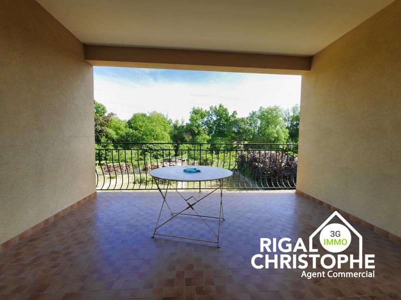 Maison traditionnelle - 195 m² - 9 pièces