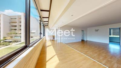 Appartement - 99 m² - 4 pièces