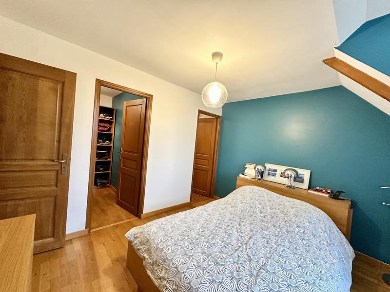 Maison - 201 m² - 8 pièces