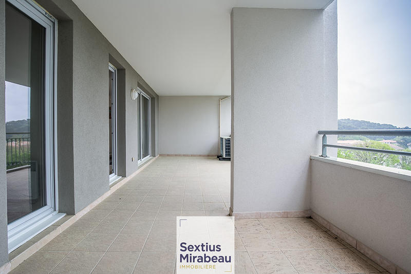 Appartement - 90 m² - 4 pièces