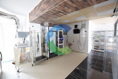 Local commercial - 92 m² - 2 pièces