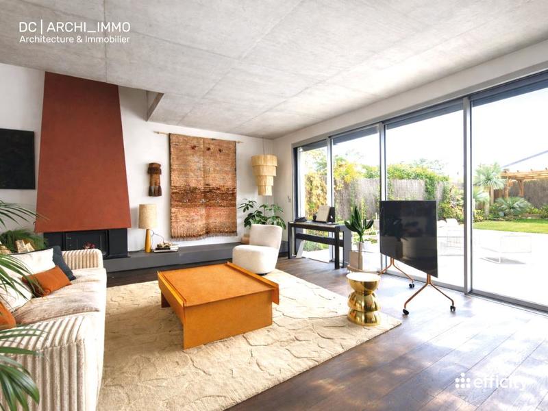 Maison - 223 m² - 7 pièces