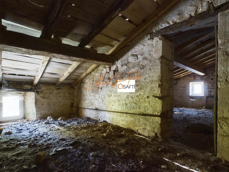 Maison - 260 m² - 12 pièces