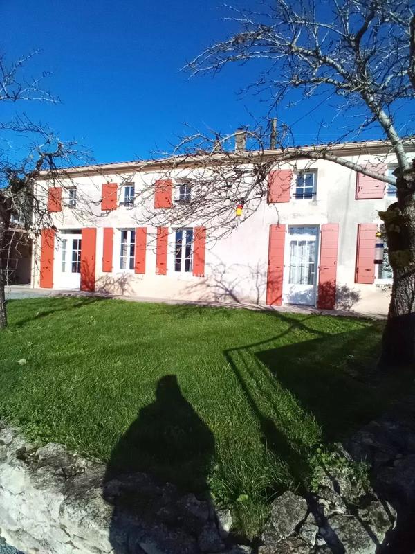 Maison - 201 m² - 6 pièces