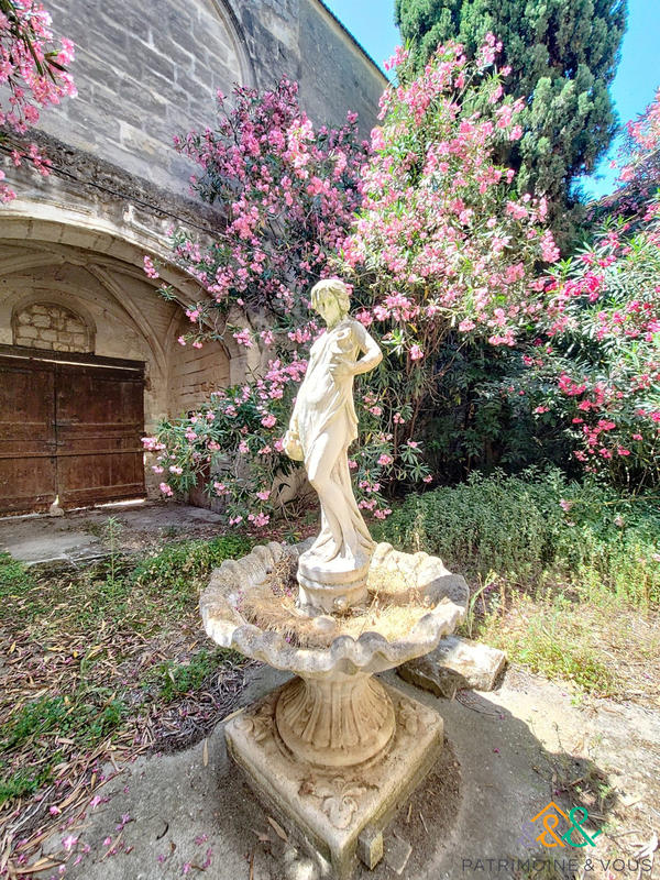 Fonds de commerce - 2 100 m²