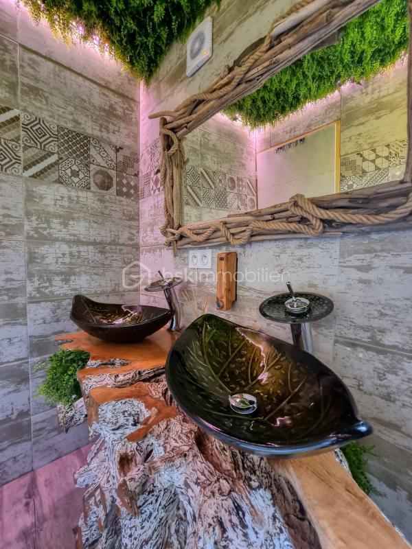 Villa - 254 m² - 10 pièces